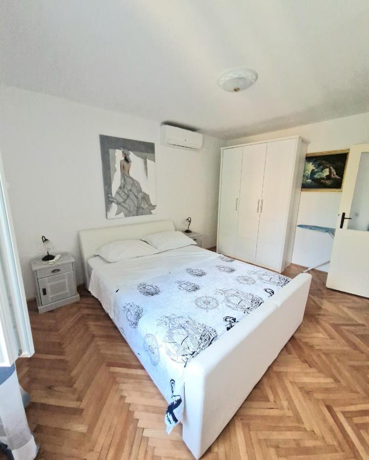 Apartman Perina Trogir Exterior foto